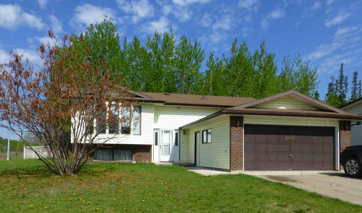 5640 Minnaker Cres